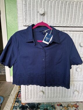 Roller Rabbit Navy Eyelet Cropped Button-Front Top